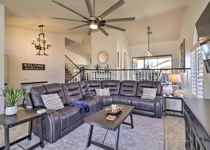 Complimentary Heated Pool: Goodyear Getaway! Holiday home *