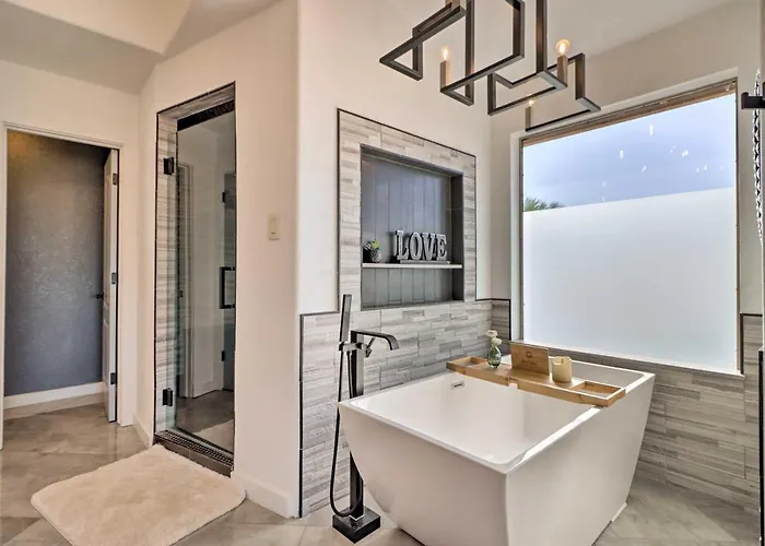 Complimentary Heated Pool: Goodyear Getaway!