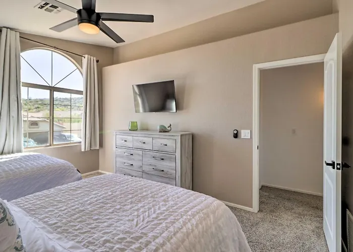 Complimentary Heated Pool: Goodyear Getaway! *