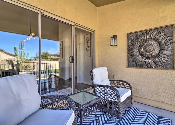 Complimentary Heated Pool: Goodyear Getaway! Holiday home *