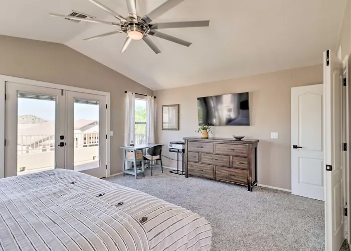 Complimentary Heated Pool: Goodyear Getaway! *
