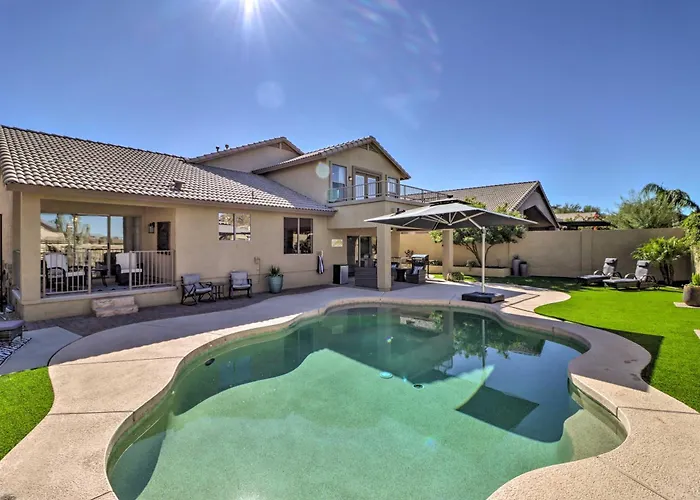 Holiday home Complimentary Heated Pool: Goodyear Getaway!